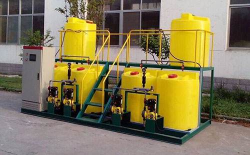 全自动加药装置在工业污水处理中的应用