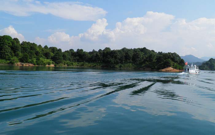 ����ɫ���̺���ѰԴũ��ɽȪ���þþӶ��е������������ˮԴ����