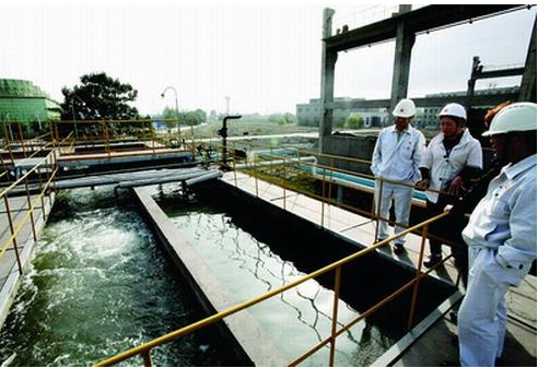 Ϊ����ˮ����ѹ�������ٳ�����Ϊ�������Զ�岻�ݴ�