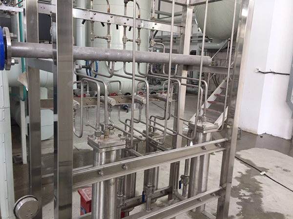 �ں���Ȼ���ȵ�������Ŀ��ˮȡ��װ�ù��̰���